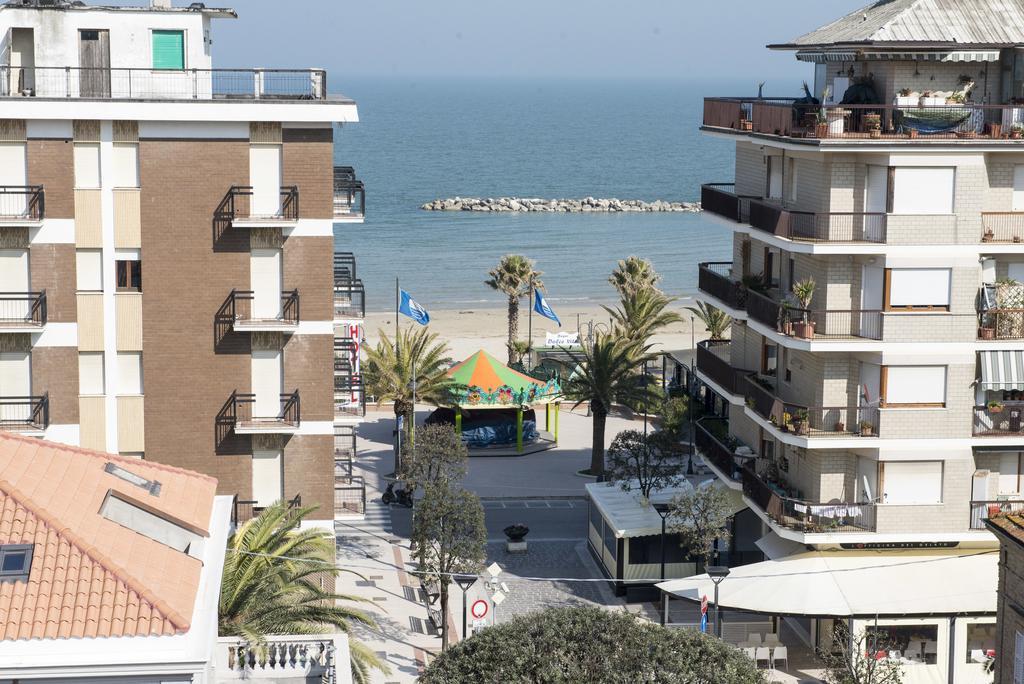 Hotel Gabbiano Porto San Giorgio Extérieur photo