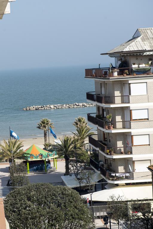 Hotel Gabbiano Porto San Giorgio Extérieur photo