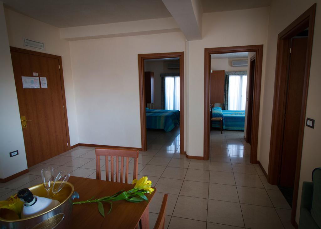 Hotel Gabbiano Porto San Giorgio Extérieur photo