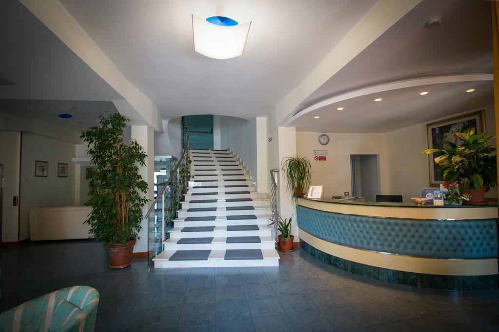 Hotel Gabbiano Porto San Giorgio Extérieur photo