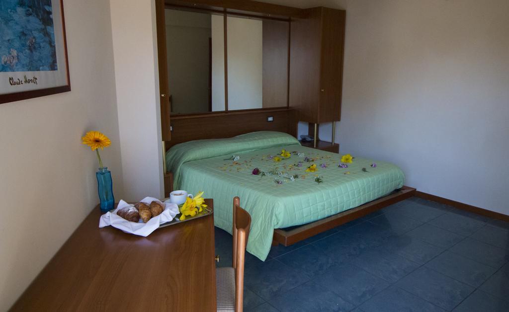 Hotel Gabbiano Porto San Giorgio Extérieur photo