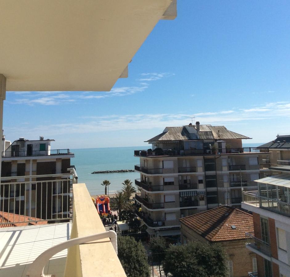 Hotel Gabbiano Porto San Giorgio Extérieur photo