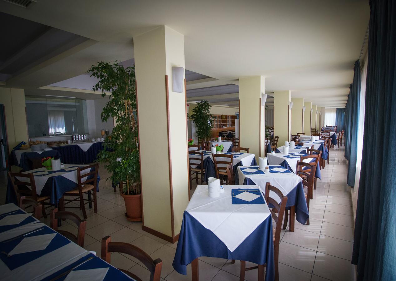 Hotel Gabbiano Porto San Giorgio Extérieur photo