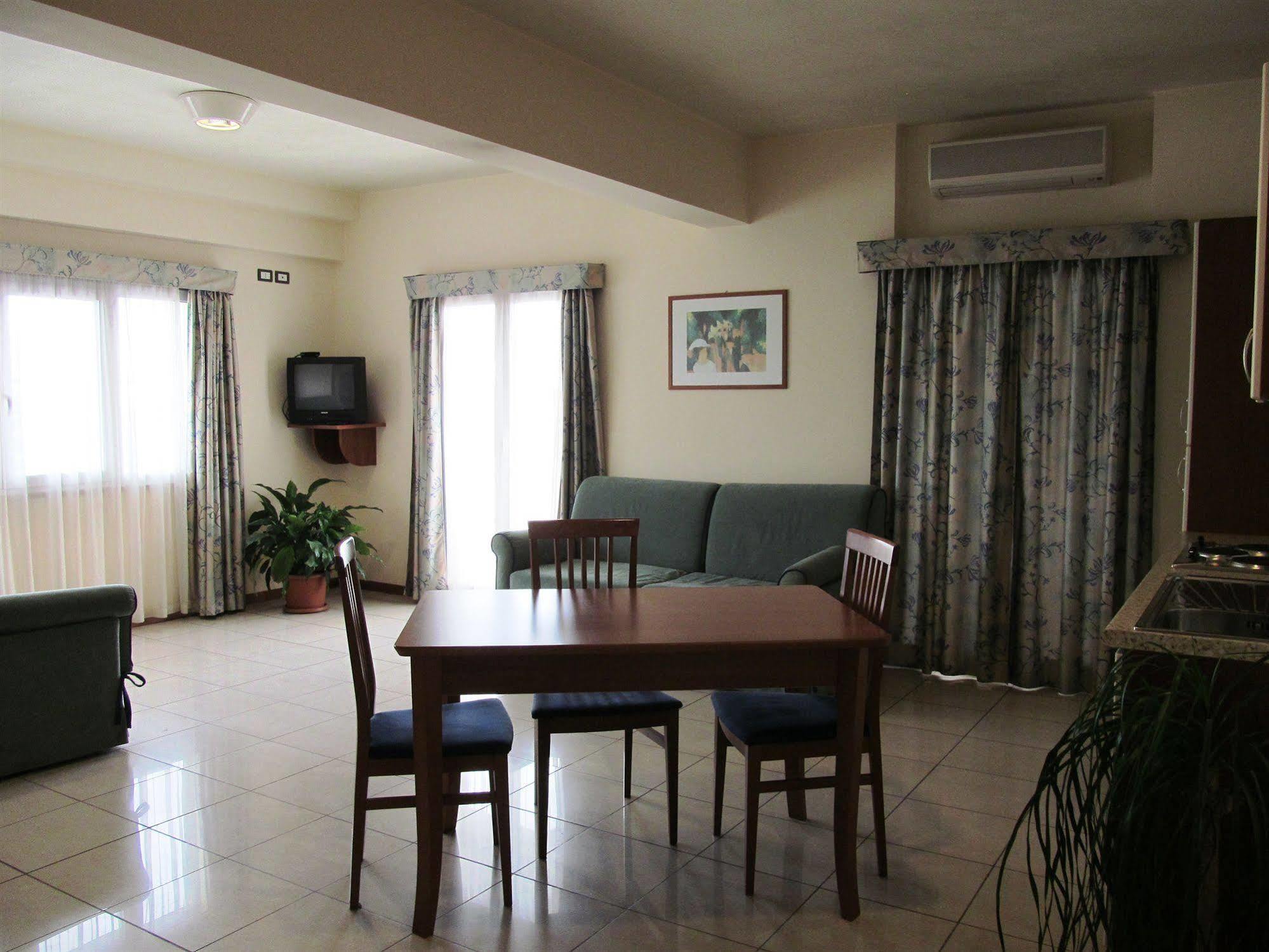 Hotel Gabbiano Porto San Giorgio Extérieur photo