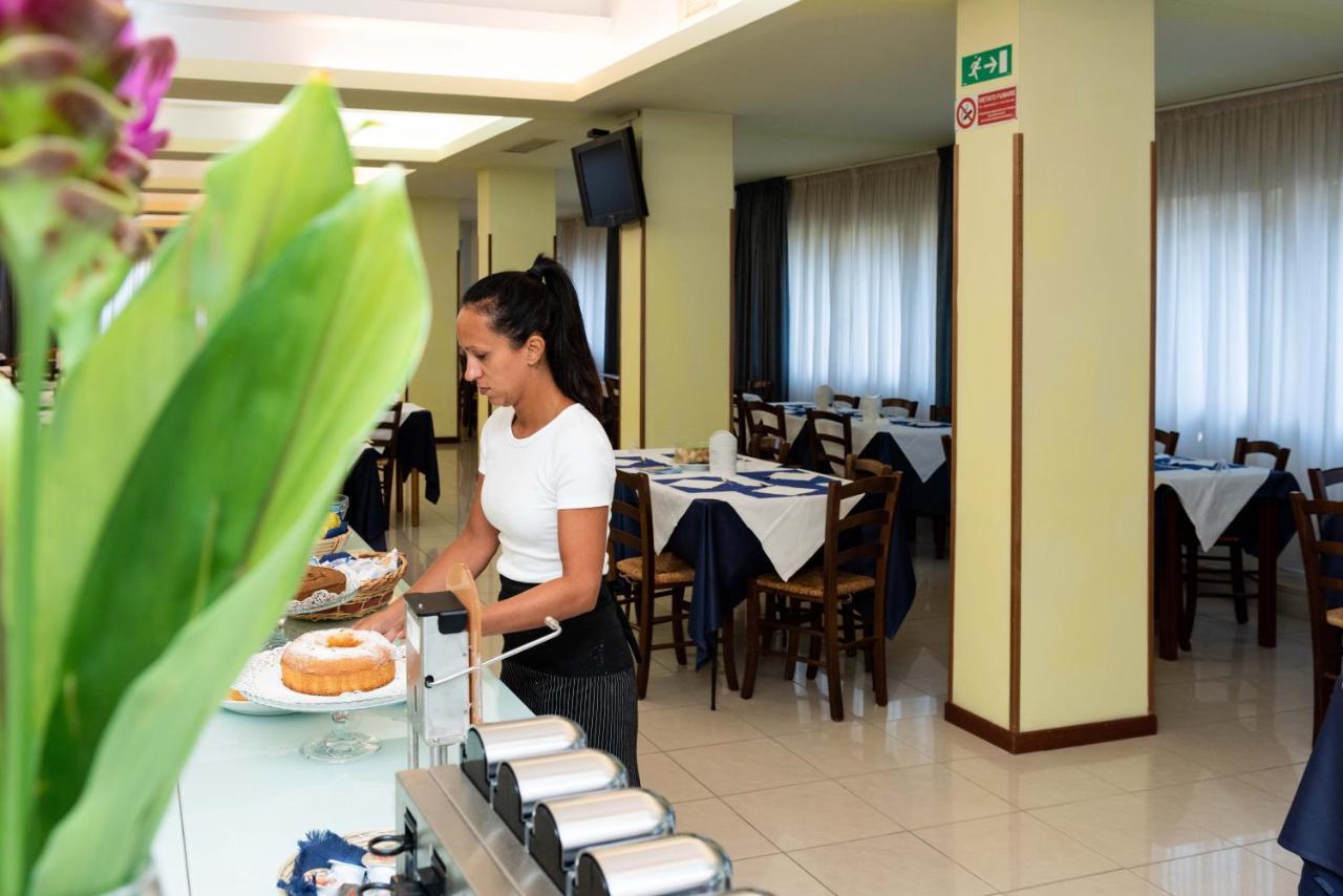 Hotel Gabbiano Porto San Giorgio Extérieur photo